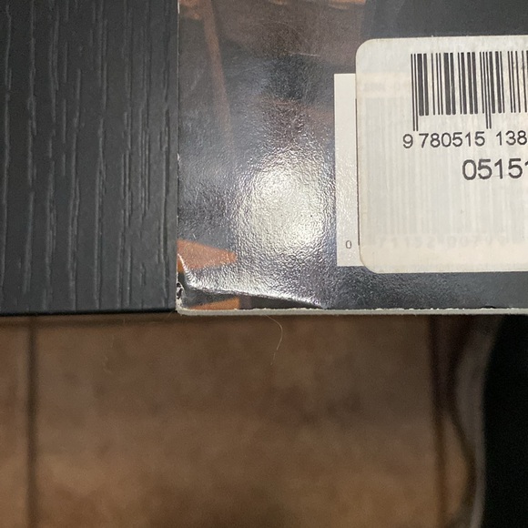 Nora Robert’s - Blue Dahlia - Picture 5 of 6